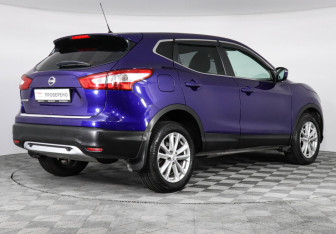 Подержанный автомобиль Nissan Qashqai 2014 года (5 фото)