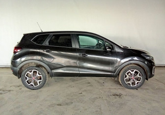 Подержанный автомобиль Renault Kaptur 2018 года (8 фото)