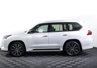 Подержанный автомобиль Lexus LX 2020 года (8 фото)