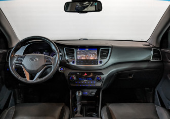 Подержанный автомобиль Hyundai Tucson 2016 года (14 фото)
