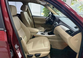Подержанный автомобиль BMW X3 2013 года (21 фото)