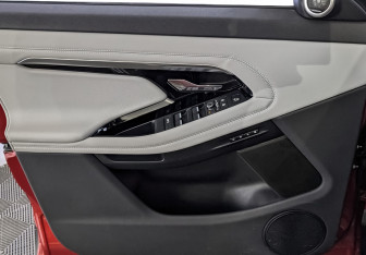 Подержанный автомобиль Land Rover Range Rover Evoque 2021 года (18 фото)