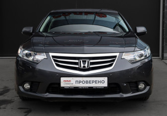 Подержанный автомобиль Honda Accord Sedan 2011 года (2 фото)