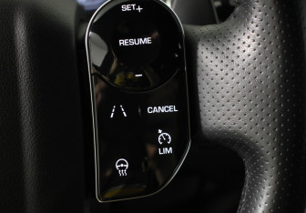 Подержанный автомобиль Land Rover Range Rover Velar 2018 года (36 фото)