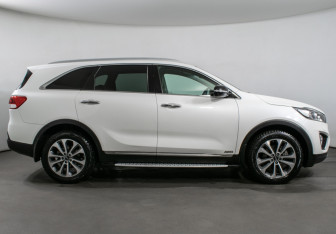 Подержанный автомобиль Kia Sorento 2017 года (4 фото)