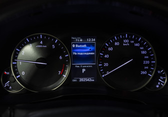 Подержанный автомобиль Lexus ES 2015 года (11 фото)