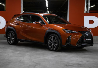 Подержанный автомобиль Lexus UX 2018 года (3 фото)