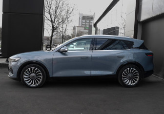 Подержанный автомобиль Voyah Free 2022 года (8 фото)