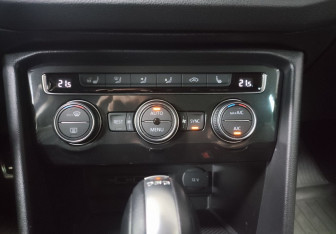 Подержанный автомобиль Volkswagen Tiguan 2018 года (18 фото)