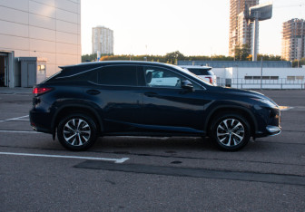 Подержанный автомобиль Lexus RX 2019 года (4 фото)