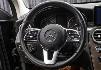 Подержанный автомобиль Mercedes-Benz GLC Coupe 2019 года (17 фото)