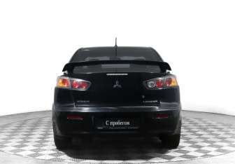 Подержанный автомобиль Mitsubishi Lancer Sedan 2011 года (6 фото)