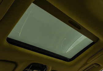 Подержанный автомобиль Voyah Dream 2023 года (29 фото)