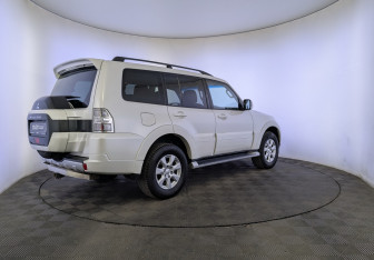 Подержанный автомобиль Mitsubishi Pajero 2018 года (5 фото)