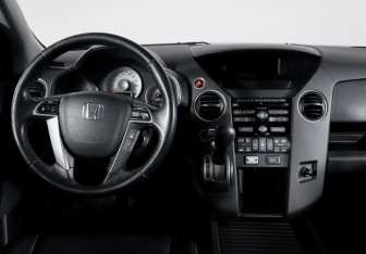 Подержанный автомобиль Honda Pilot 2013 года (12 фото)