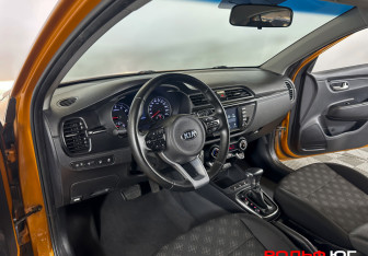 Подержанный автомобиль Kia Rio Hatchback 2018 года (19 фото)