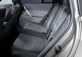 Подержанный автомобиль BMW X3 2007 года (10 фото)