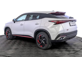 Подержанный автомобиль Omoda C5 2023 года (7 фото)