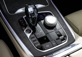 Подержанный автомобиль BMW X7 2021 года (20 фото)