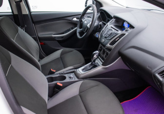 Подержанный автомобиль Ford Focus Hatchback 2011 года (9 фото)