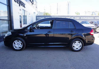 Подержанный автомобиль Nissan Tiida Sedan 2011 года (8 фото)