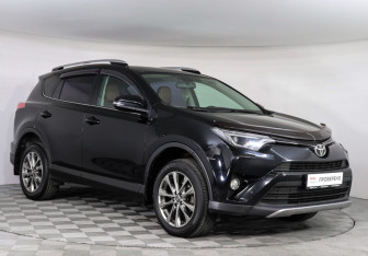 Подержанный автомобиль Toyota RAV4 2018 года (3 фото)