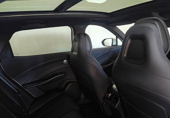 Подержанный автомобиль Omoda C7 2025 года (16 фото)