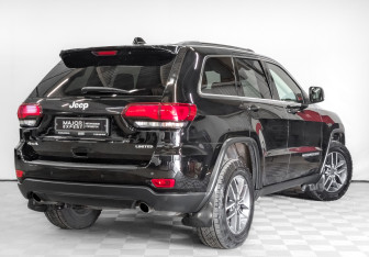 Подержанный автомобиль Jeep Grand Cherokee 2021 года (5 фото)