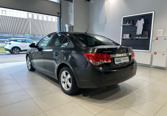 Подержанный автомобиль Chevrolet Cruze Sedan 2012 года (6 фото)