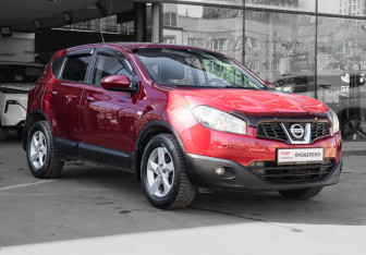 Подержанный автомобиль Nissan Qashqai 2013 года (3 фото)