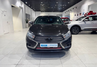 Подержанный автомобиль LADA (ВАЗ) Vesta Sedan 2018 года (2 фото)