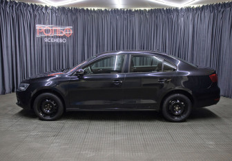 Подержанный автомобиль Volkswagen Jetta Sedan 2012 года (8 фото)