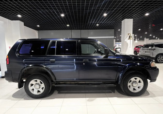 Подержанный автомобиль Mitsubishi Montero Sport 2001 года (4 фото)
