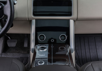 Подержанный автомобиль Land Rover Range Rover 2019 года (14 фото)