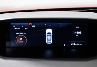 Подержанный автомобиль Changan UNI-V 2023 года (9 фото)