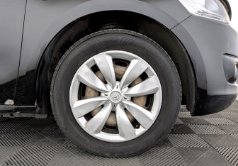 Подержанный автомобиль Citroen C-Elysee 2014 года (18 фото)