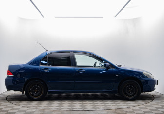 Подержанный автомобиль Mitsubishi Lancer Sedan 2006 года (4 фото)