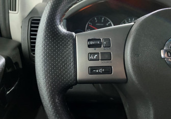 Подержанный автомобиль Nissan Pathfinder 2006 года (16 фото)