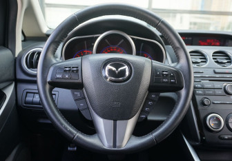 Подержанный автомобиль Mazda CX-7 2011 года (14 фото)