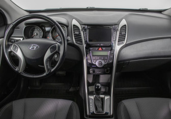 Подержанный автомобиль Hyundai i30 Hatchback 2013 года (13 фото)