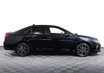 Подержанный автомобиль Toyota Camry Sedan 2017 года (4 фото)