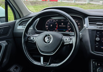 Подержанный автомобиль Volkswagen Tiguan 2017 года (14 фото)