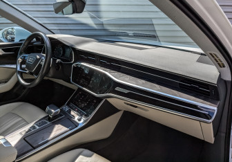 Подержанный автомобиль Audi A6 Sedan 2019 года (13 фото)