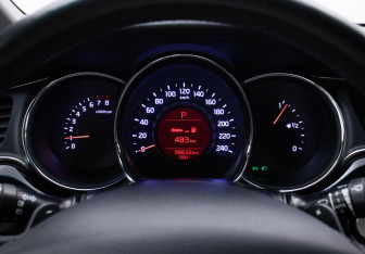 Подержанный автомобиль Kia Ceed Hatchback 2017 года (12 фото)
