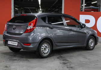 Подержанный автомобиль Hyundai Solaris Hatchback 2013 года (5 фото)