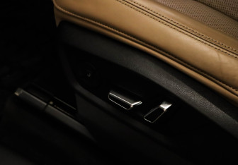 Подержанный автомобиль Audi Q8 2021 года (17 фото)