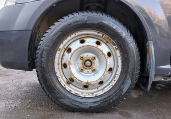 Подержанный автомобиль Renault Logan Sedan 2006 года (9 фото)