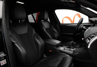 Подержанный автомобиль BMW X4 2019 года (30 фото)