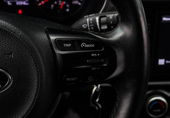 Подержанный автомобиль Kia Rio Hatchback 2020 года (20 фото)