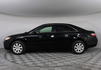 Подержанный автомобиль Toyota Camry Sedan 2008 года (8 фото)
